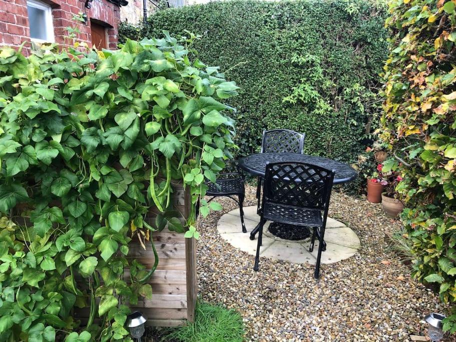 Hideaway Between Coast And Moors In A Beautiful Village Apartment Sleights ภายนอก รูปภาพ